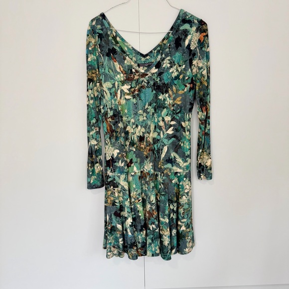 PERUVIAN CONNECTION Long Sleeve V-neck Green Botanical Midi Dress - Picture 2 of 7